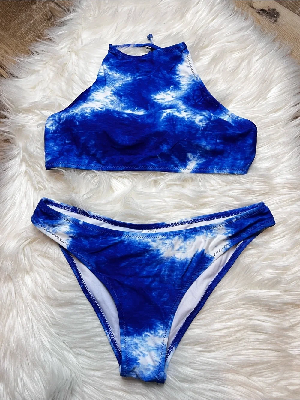 CUPSHE High Neck Halter Tie Dye Bikini Set. Size Small. New With Tags.